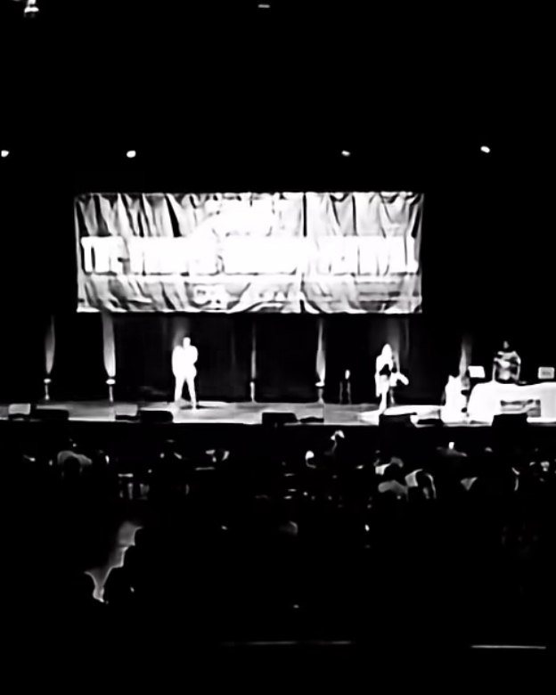 Moshe Reuven performing live on stage